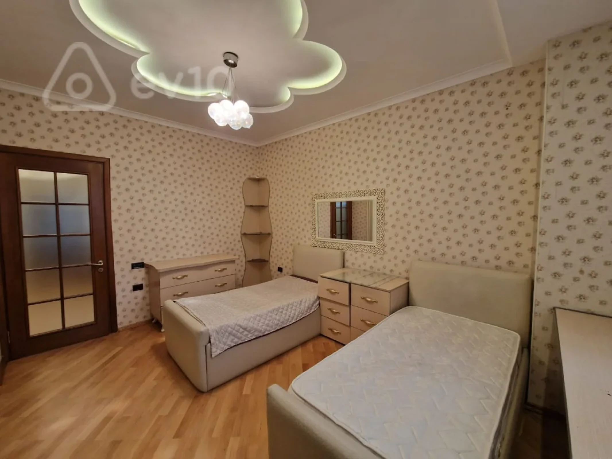 Satılır 4 otaqlı yeni tikili 176 m²