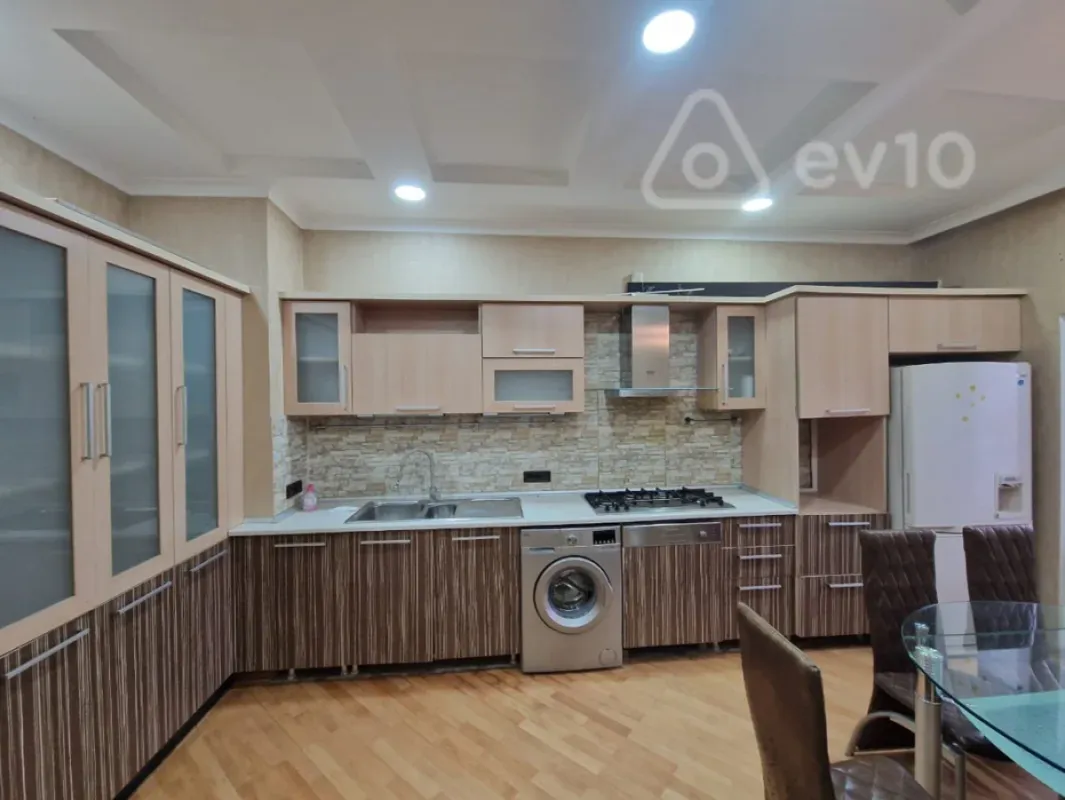 Satılır 4 otaqlı yeni tikili 176 m²