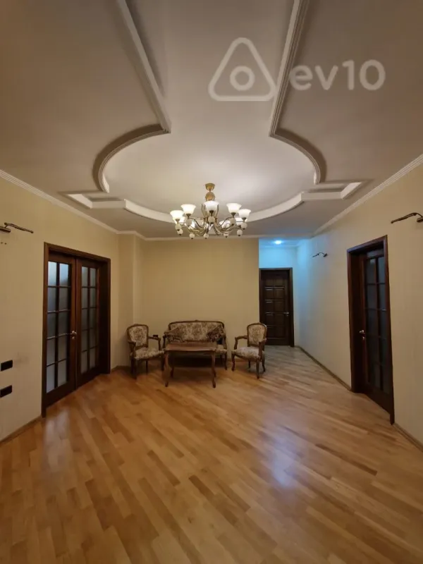 Satılır 4 otaqlı yeni tikili 176 m²