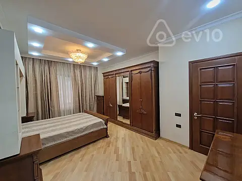 Satılır 4 otaqlı yeni tikili 176 m²