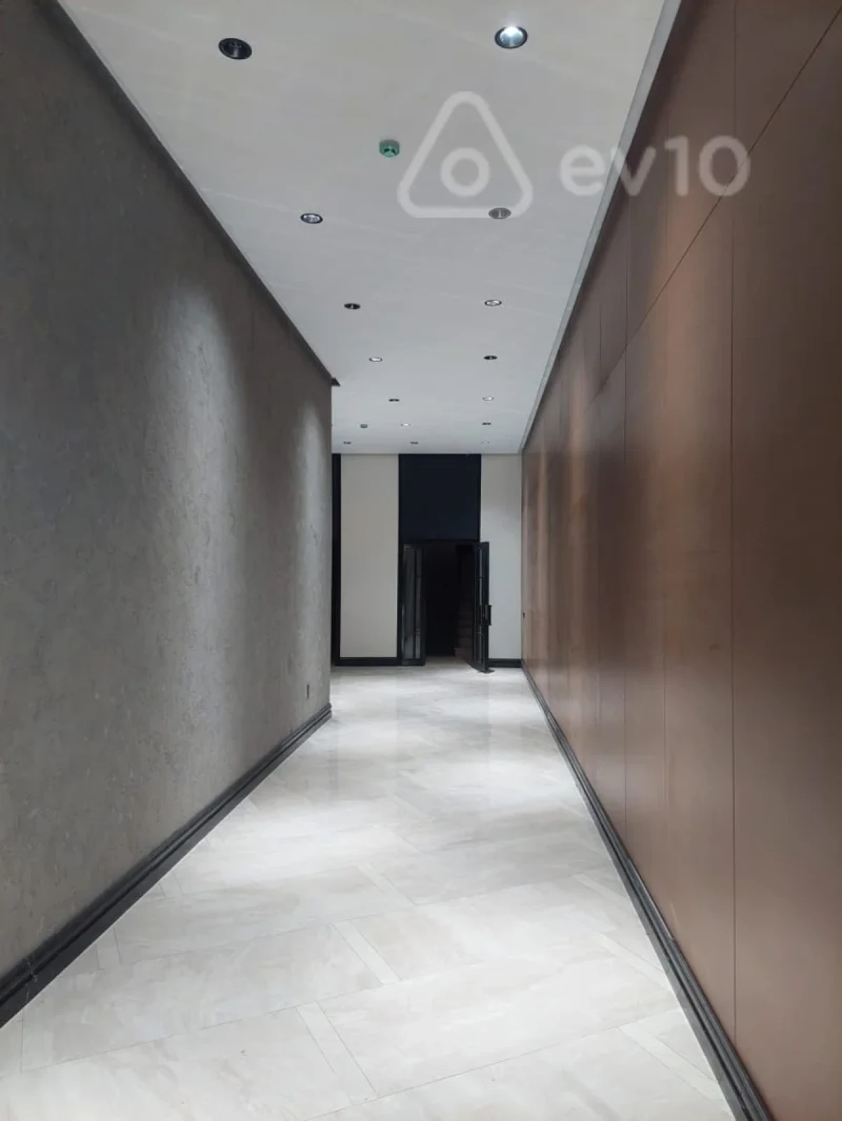 Satılır 2 otaqlı yeni tikili 106.9 m²