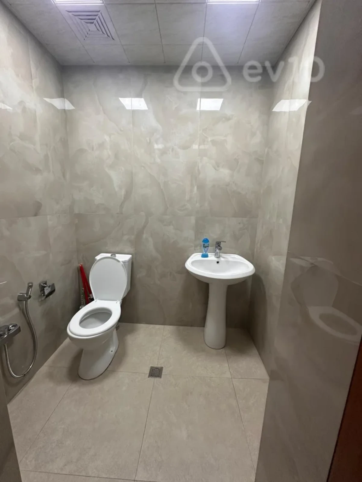 Kirayə verilir 2 otaqlı yeni tikili 84 m²