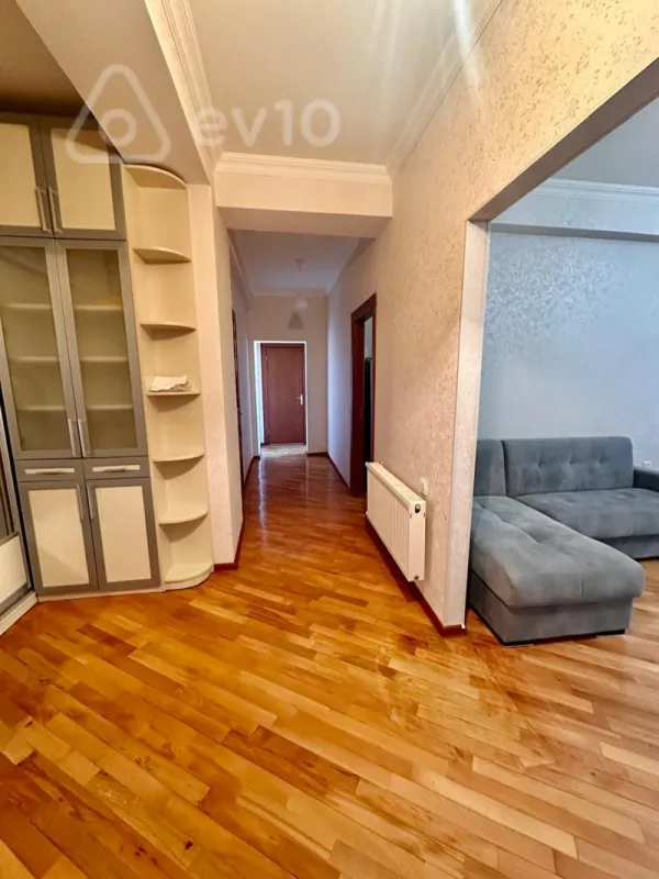 Kirayə verilir 2 otaqlı yeni tikili 84 m²
