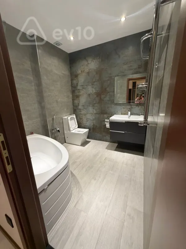 Kirayə verilir 2 otaqlı yeni tikili 82 m²