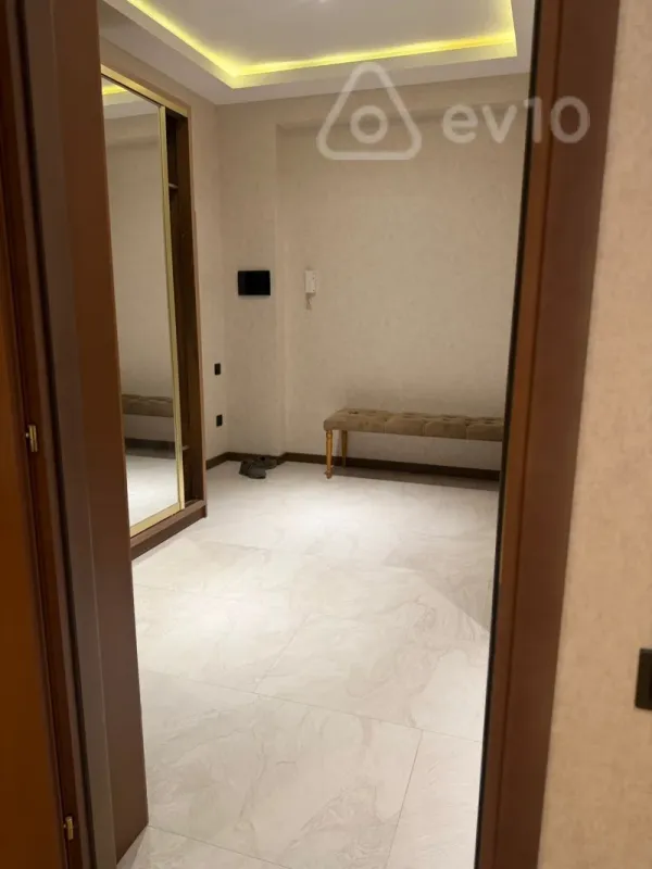 Kirayə verilir 2 otaqlı yeni tikili 82 m²