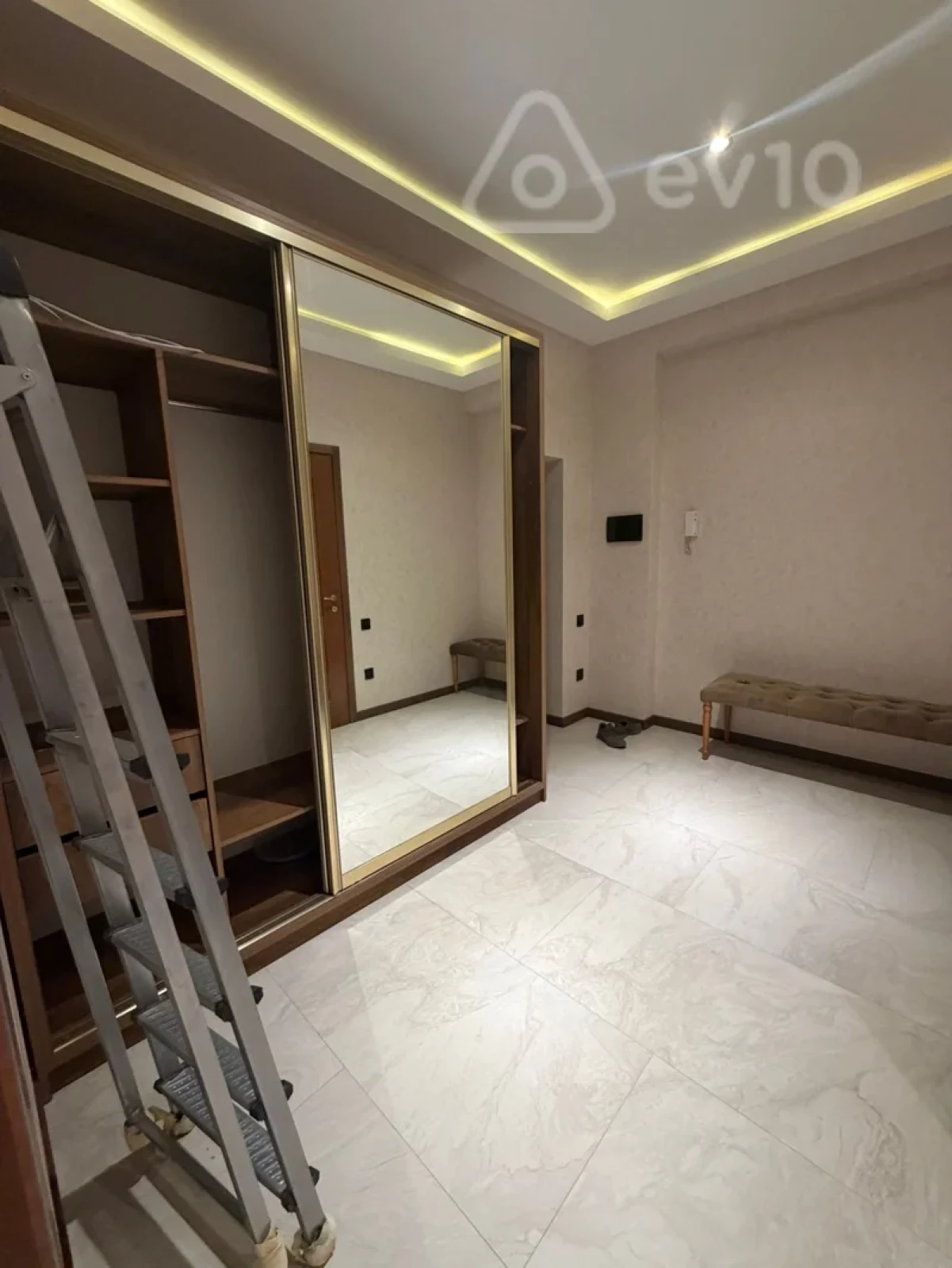 Kirayə verilir 2 otaqlı yeni tikili 85 m²