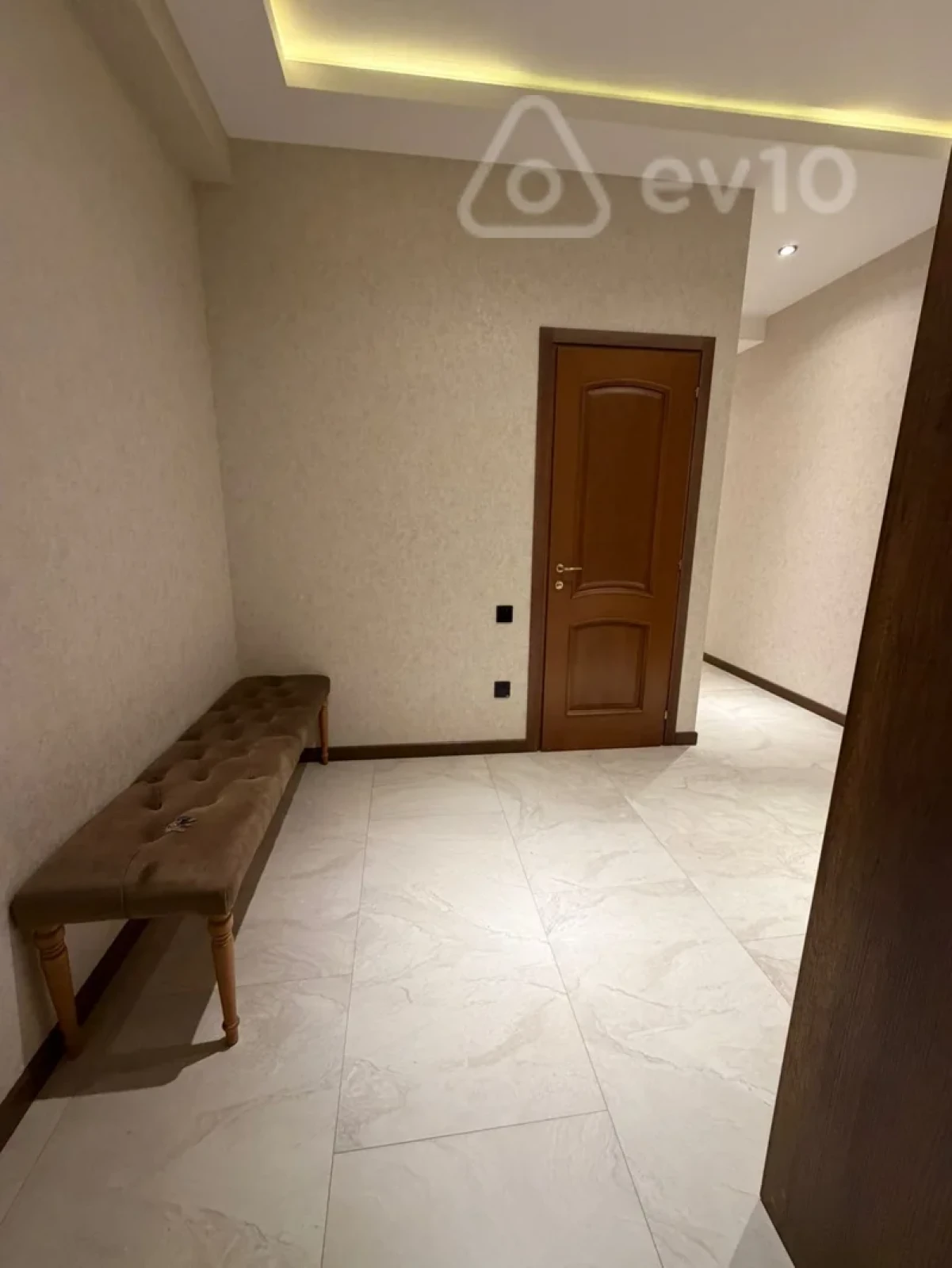 Kirayə verilir 2 otaqlı yeni tikili 85 m²
