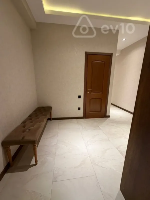 Kirayə verilir 2 otaqlı yeni tikili 85 m²