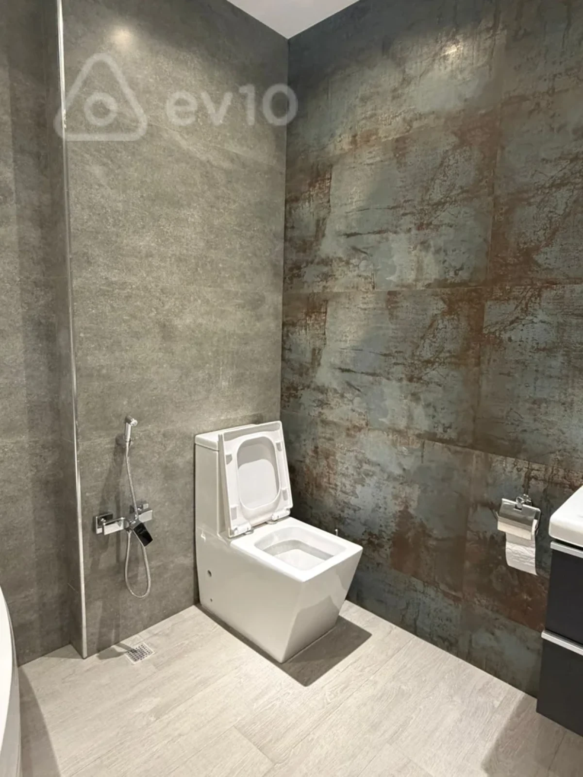 Kirayə verilir 2 otaqlı yeni tikili 85 m²