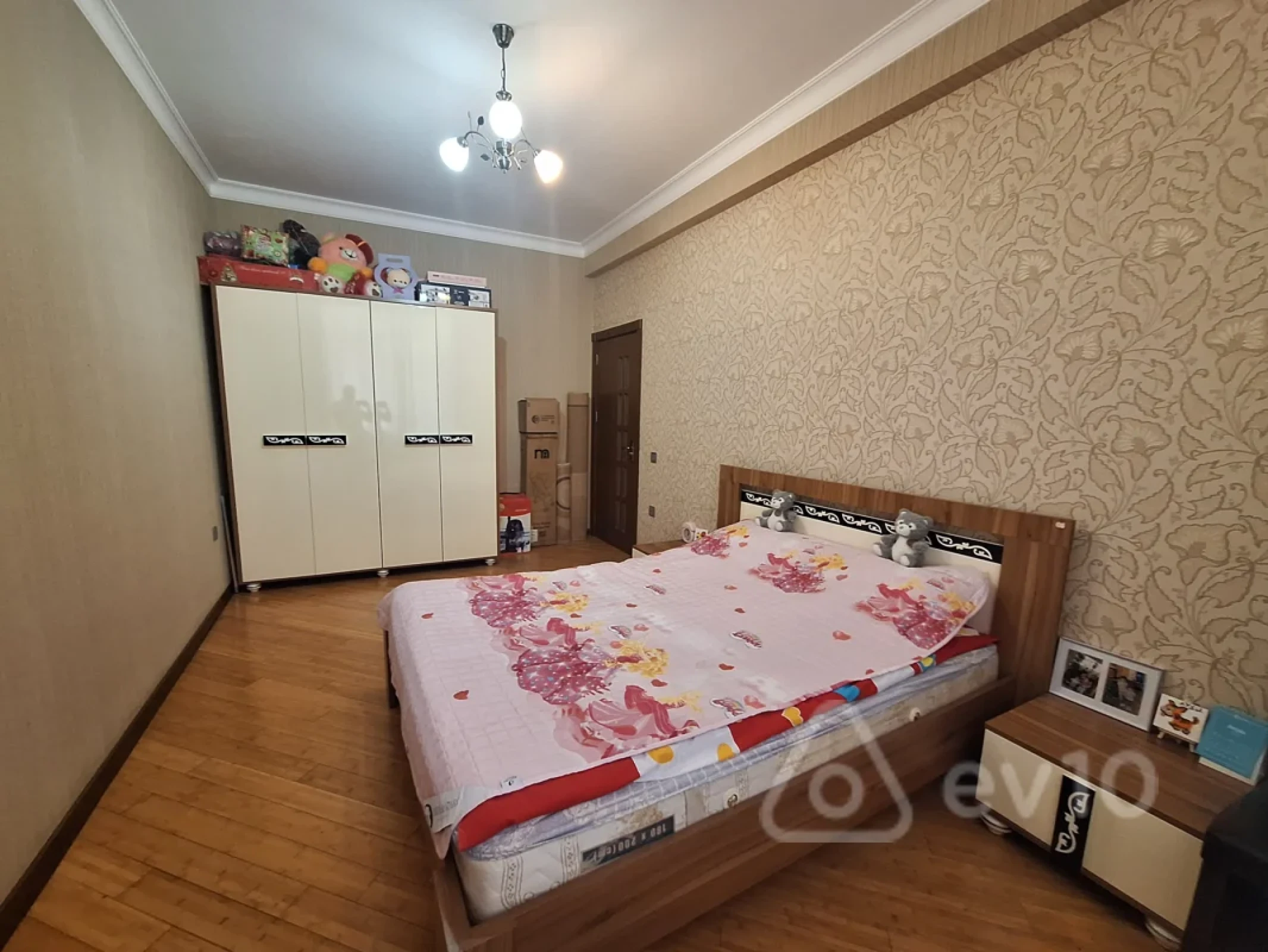 Satılır 3 otaqlı yeni tikili 100 m²