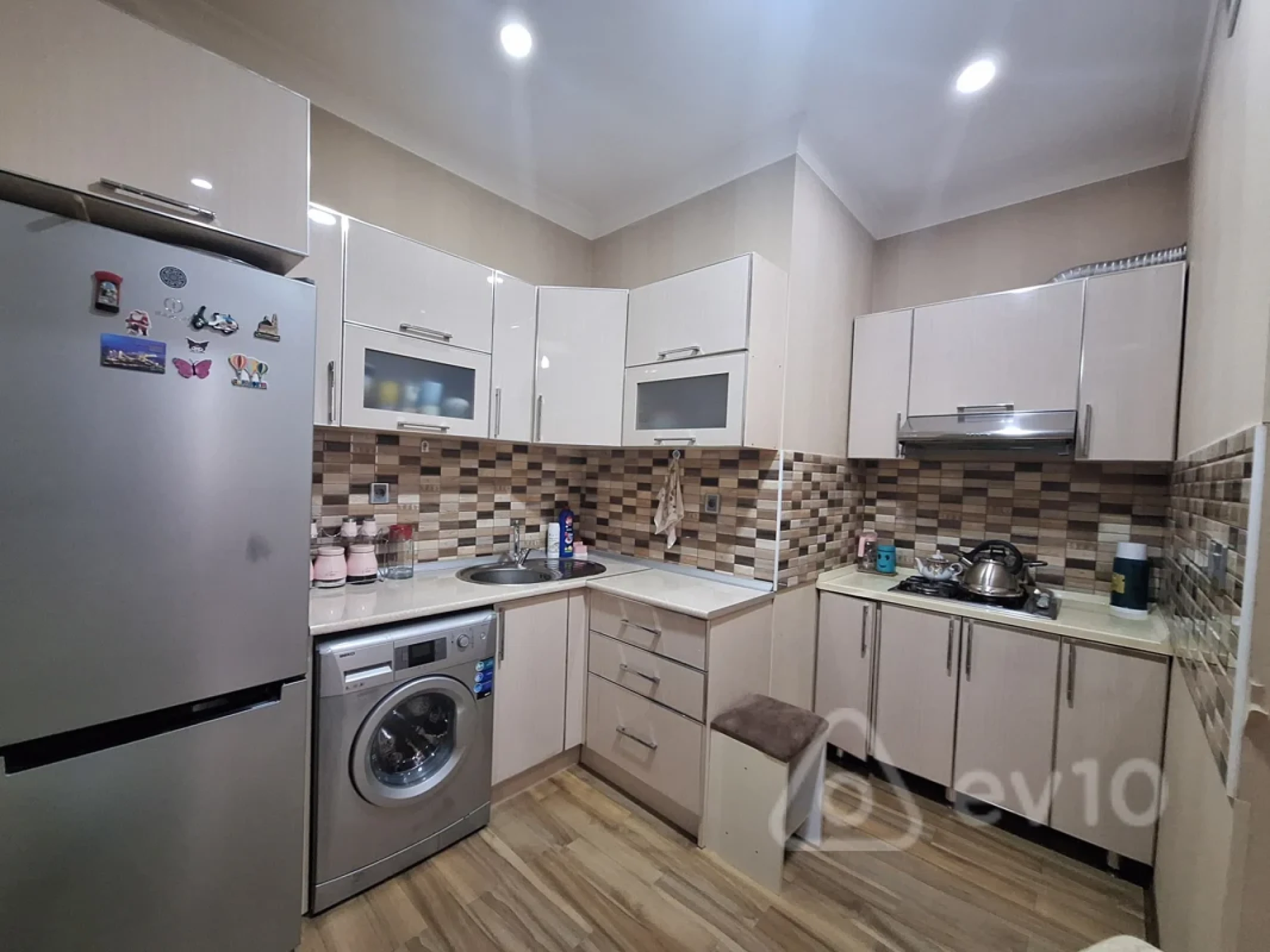 Satılır 3 otaqlı yeni tikili 100 m²