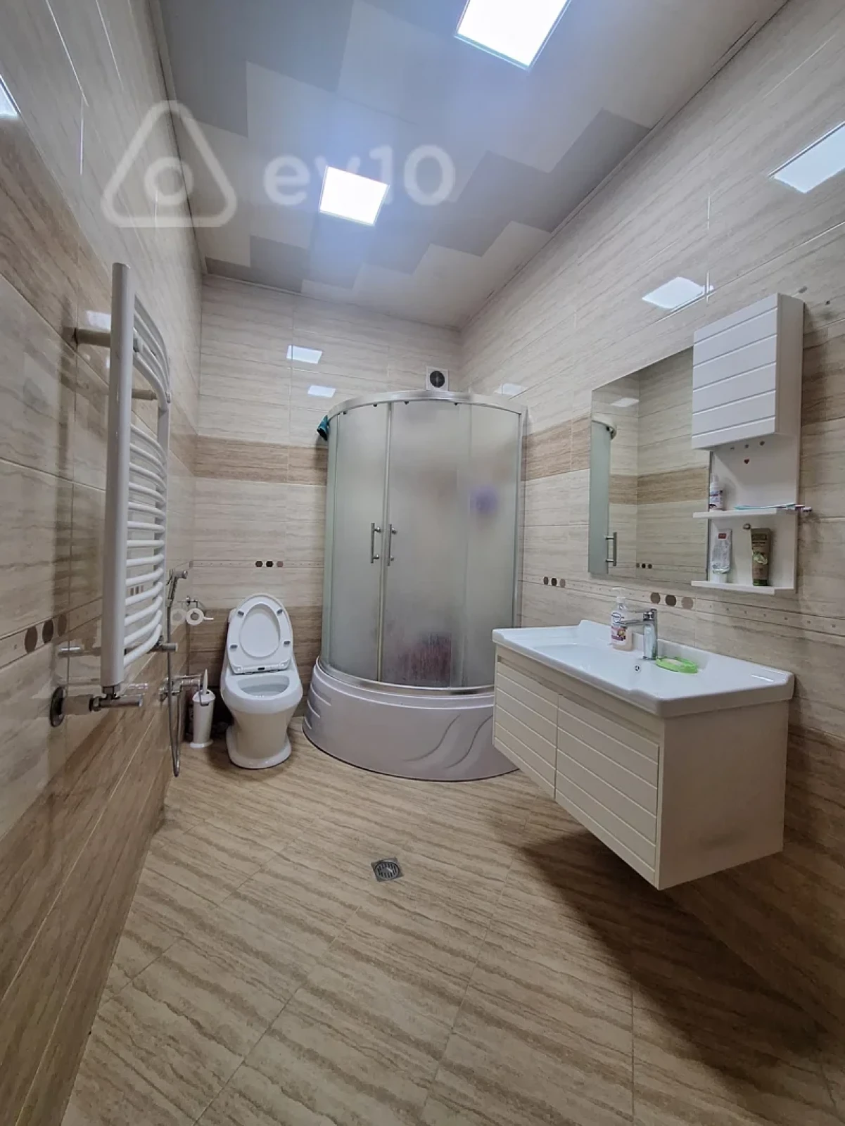 Satılır 3 otaqlı yeni tikili 100 m²