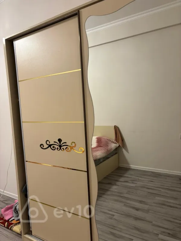 Kirayə verilir 3 otaqlı yeni tikili 120 m²