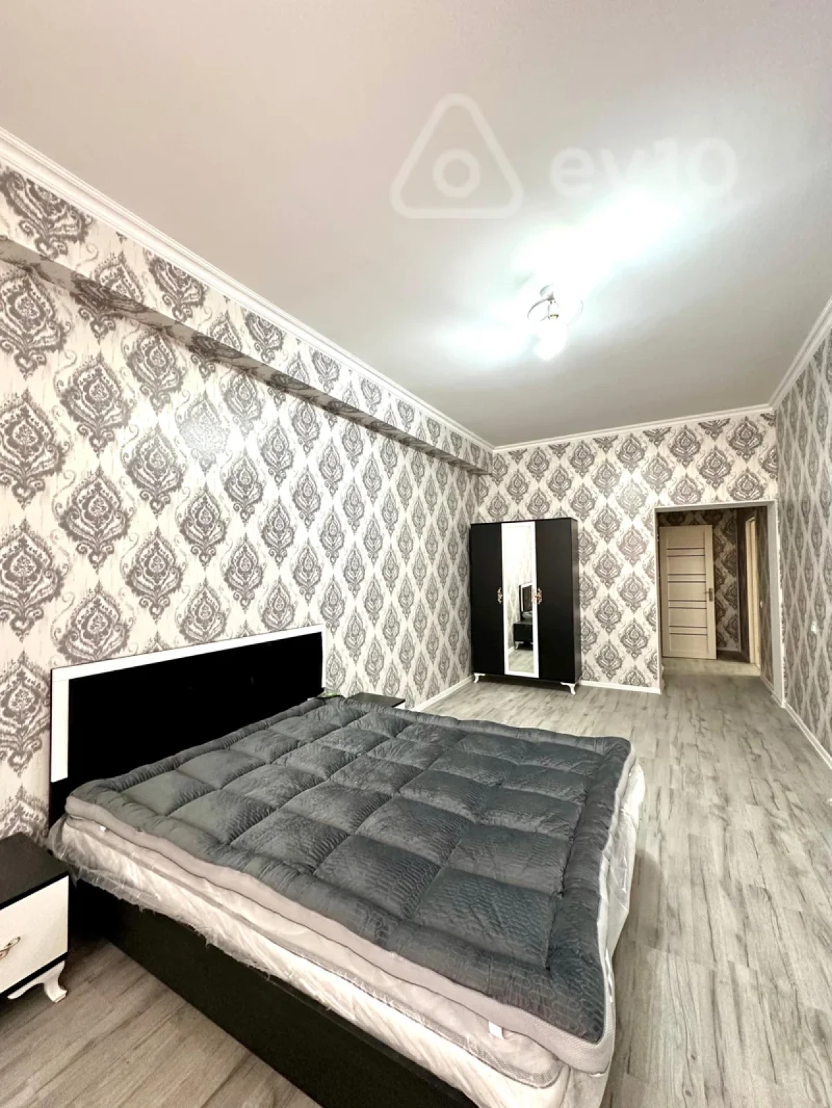 Kirayə verilir 3 otaqlı yeni tikili 120 m²