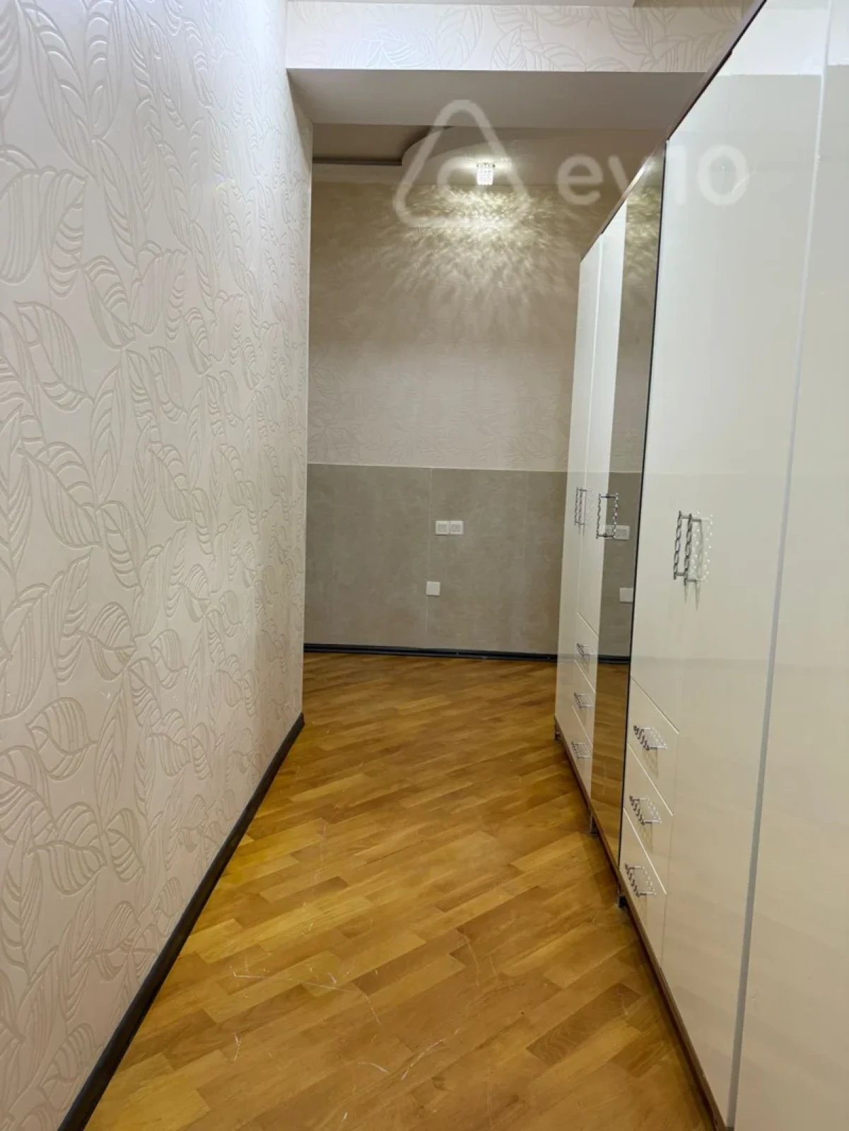 Kirayə verilir 3 otaqlı yeni tikili 118 m²