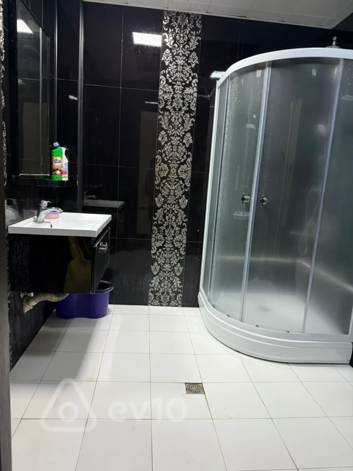 Kirayə verilir 3 otaqlı yeni tikili 118 m²