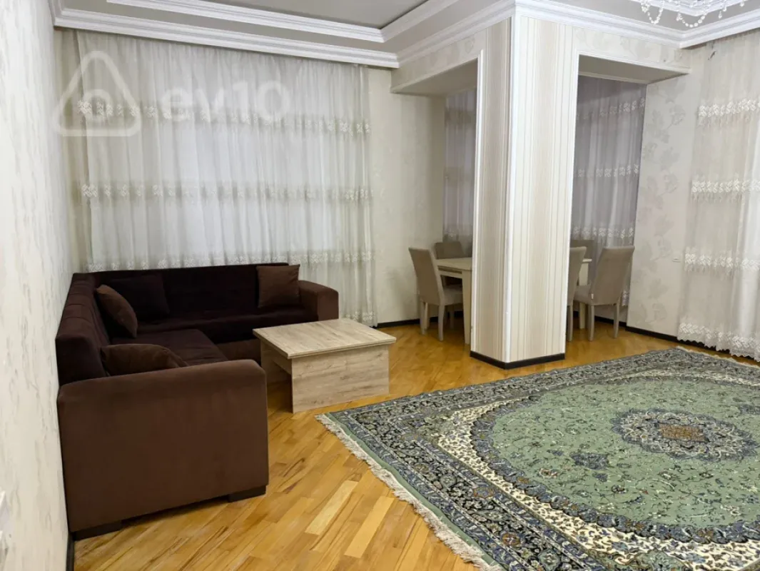 Kirayə verilir 3 otaqlı yeni tikili 118 m²