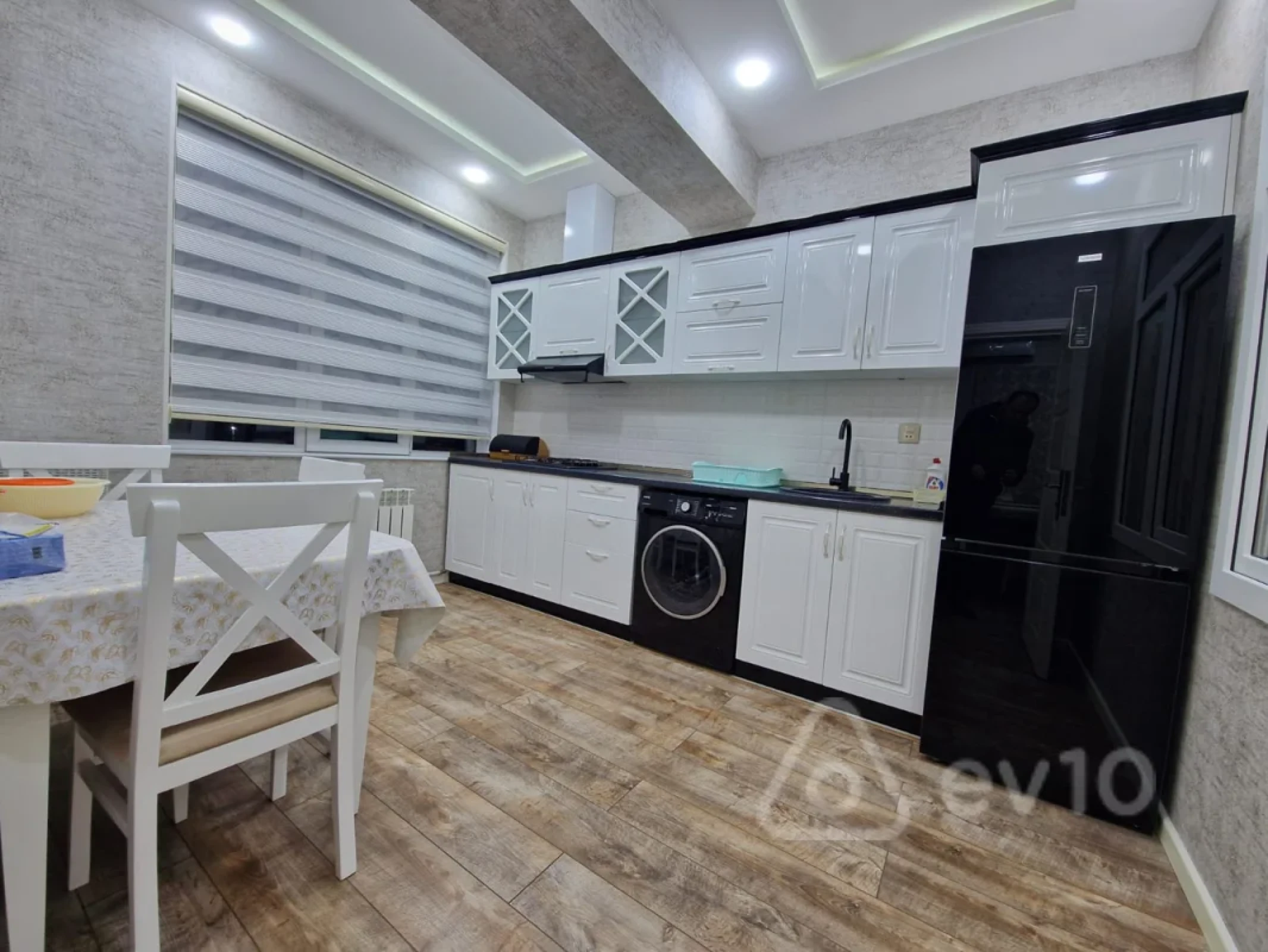 Kirayə verilir 2 otaqlı yeni tikili 75 m²