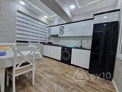 Kirayə verilir 2 otaqlı yeni tikili 75 m²