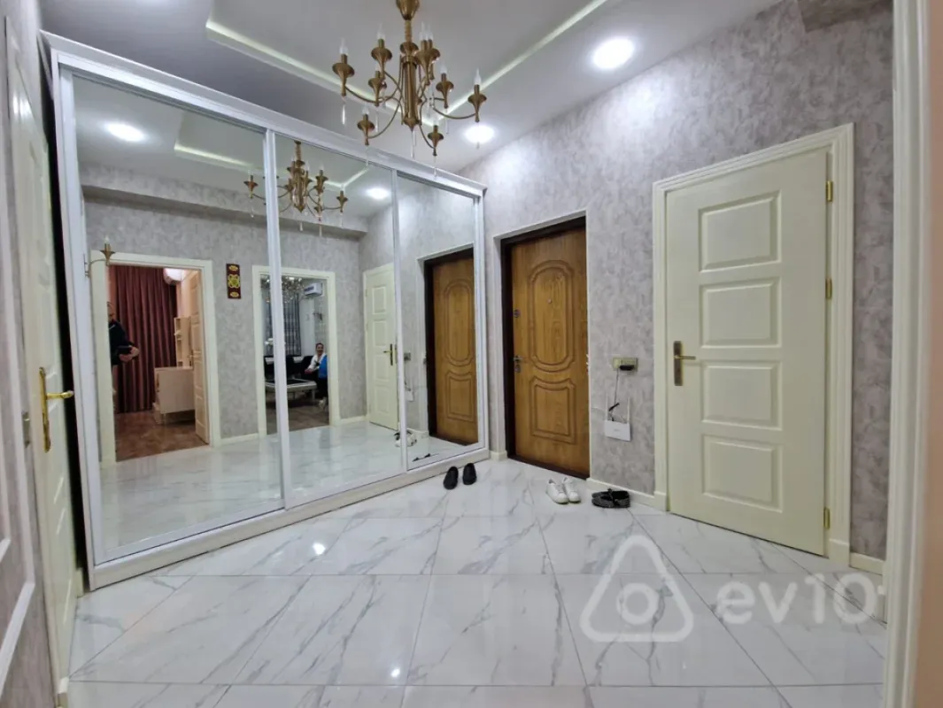 Kirayə verilir 2 otaqlı yeni tikili 75 m²