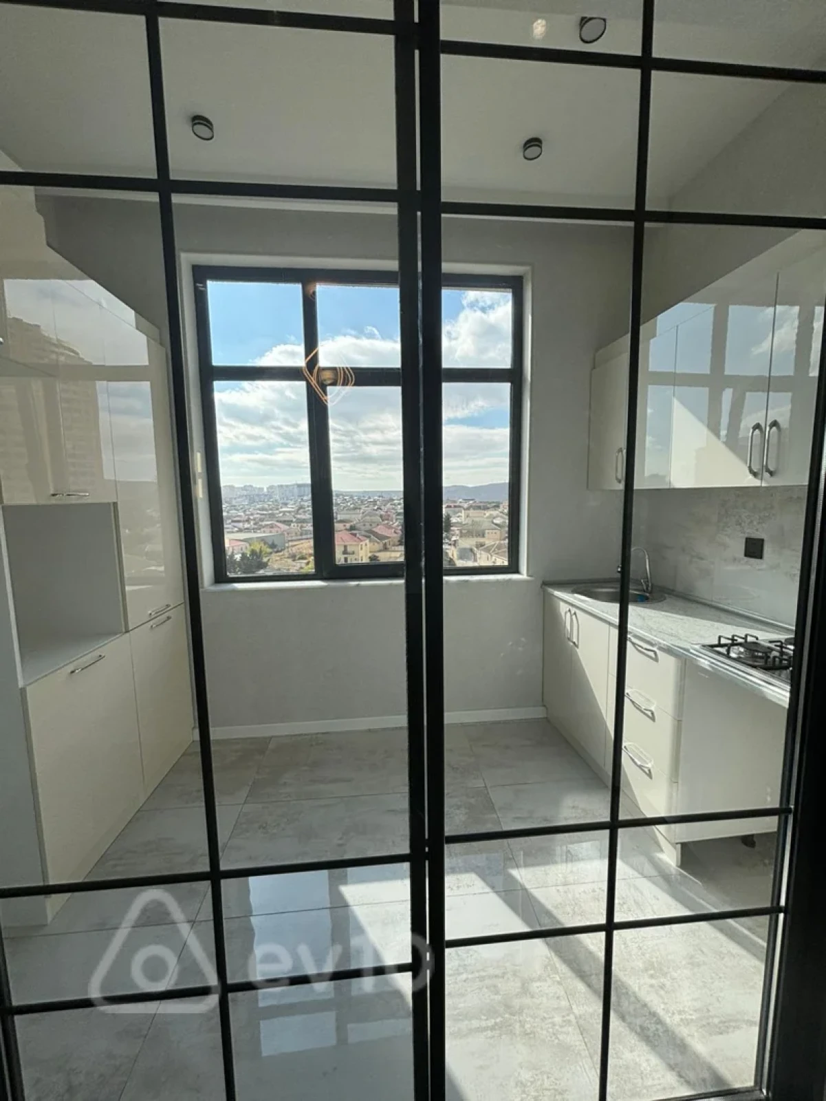 Satılır 3 otaqlı yeni tikili 86 m²