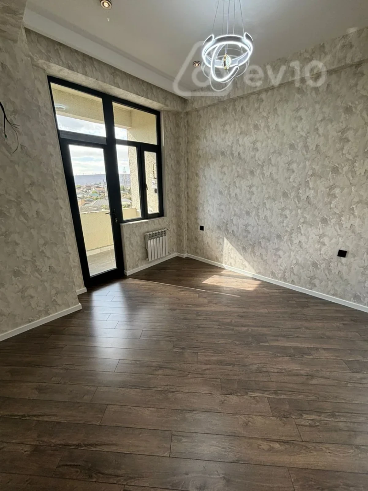 Satılır 3 otaqlı yeni tikili 86 m²