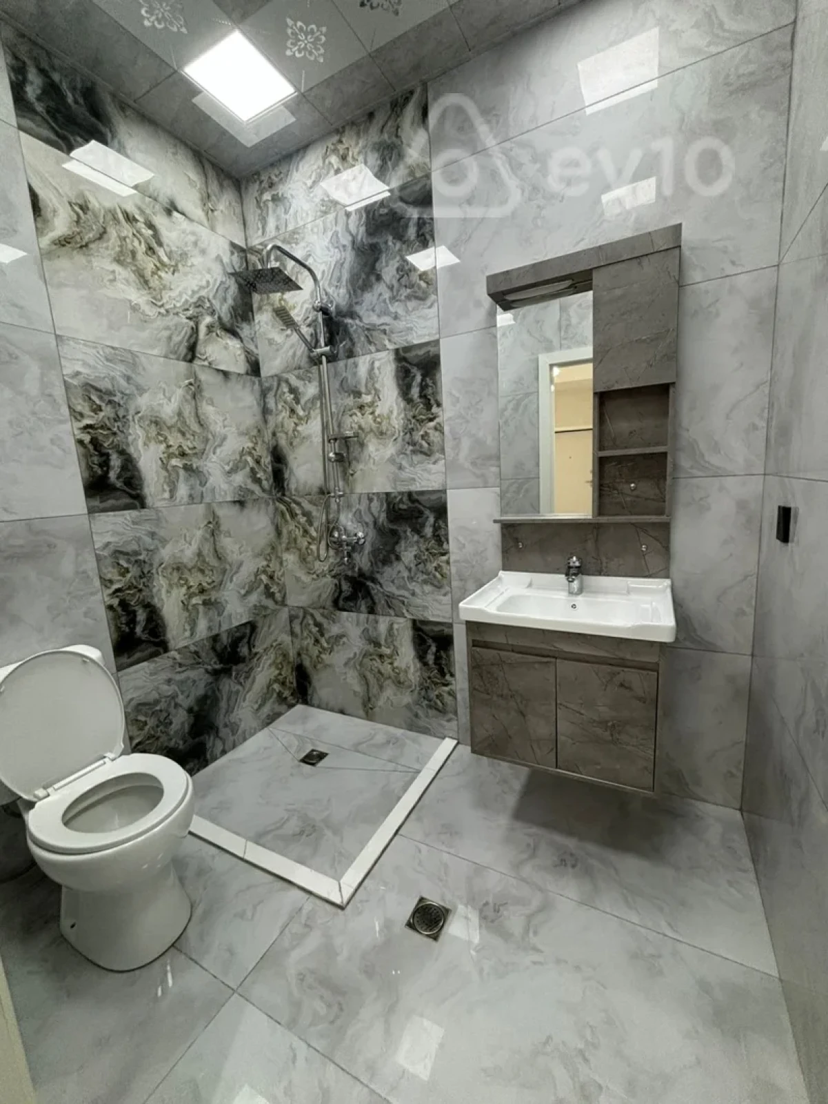 Satılır 3 otaqlı yeni tikili 86 m²