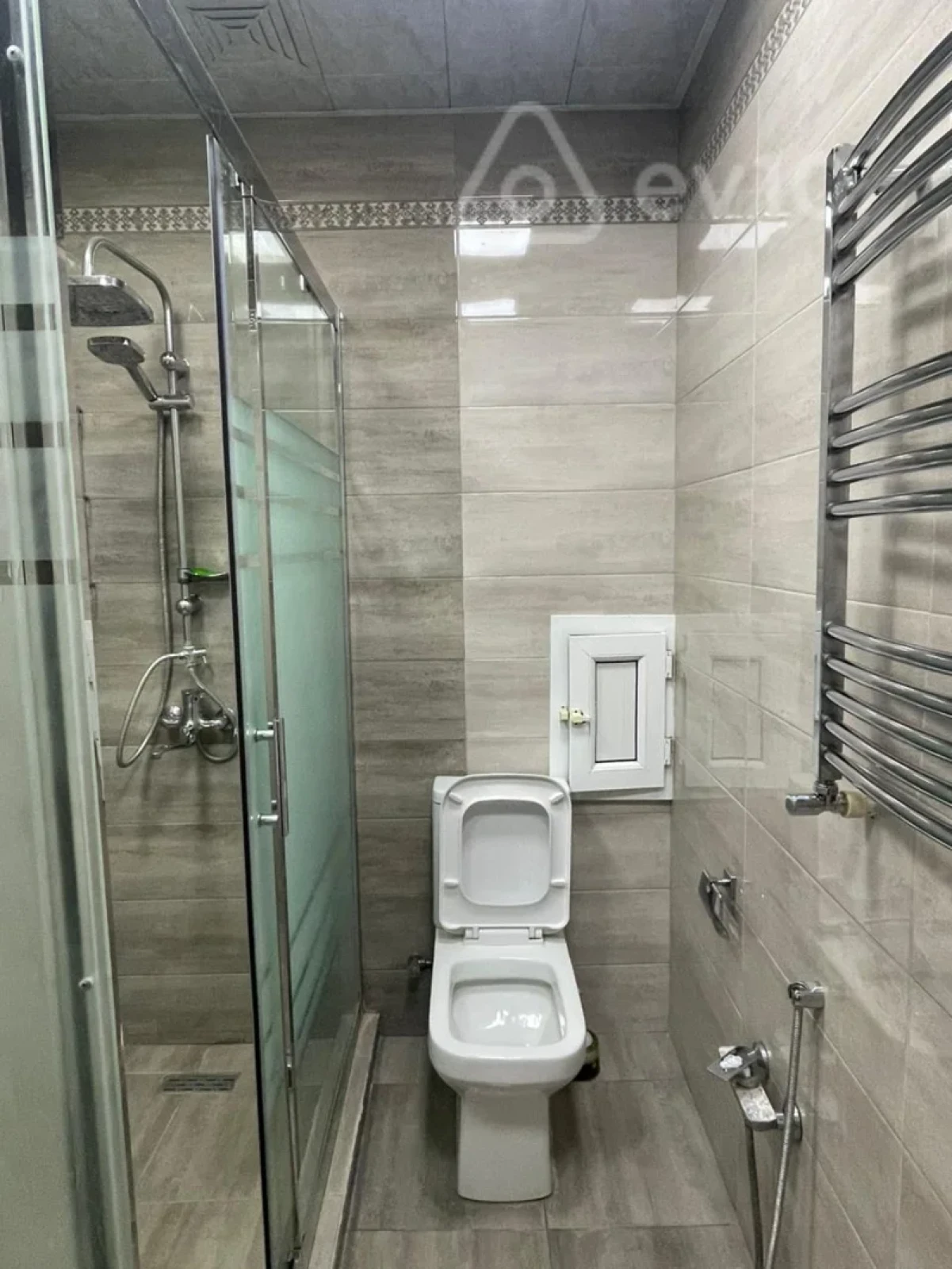 Kirayə verilir 2 otaqlı köhnə tikili 88 m²