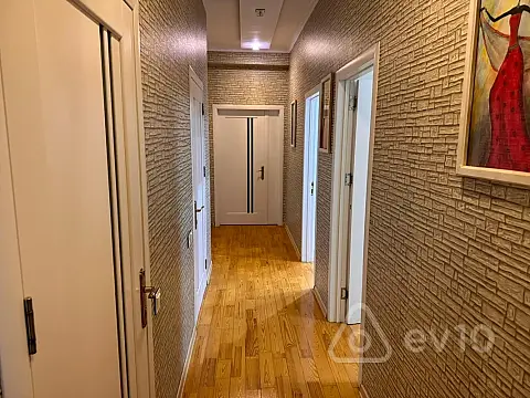 Kirayə verilir 3 otaqlı yeni tikili 125 m²