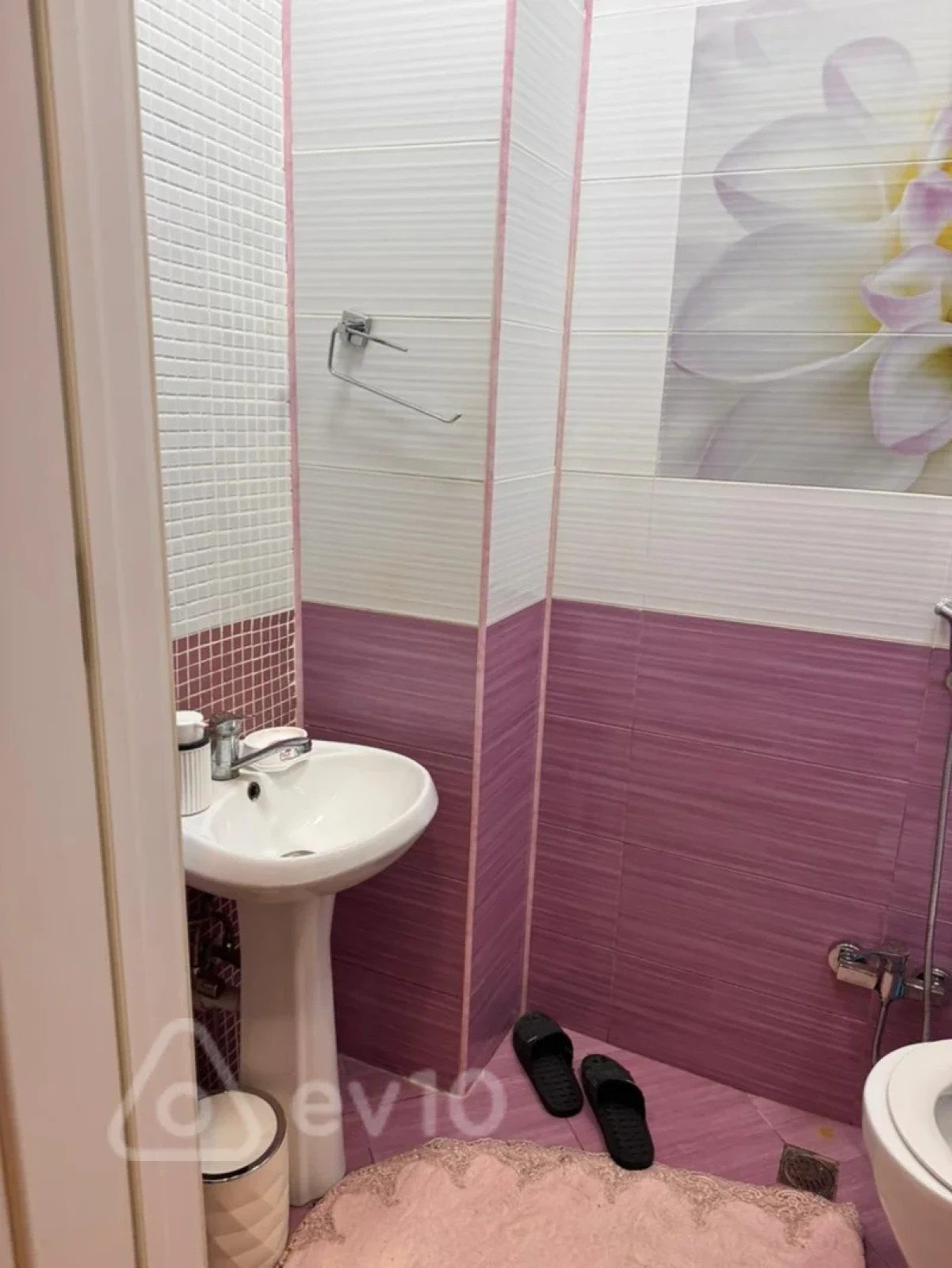 Kirayə verilir 3 otaqlı yeni tikili 125 m²