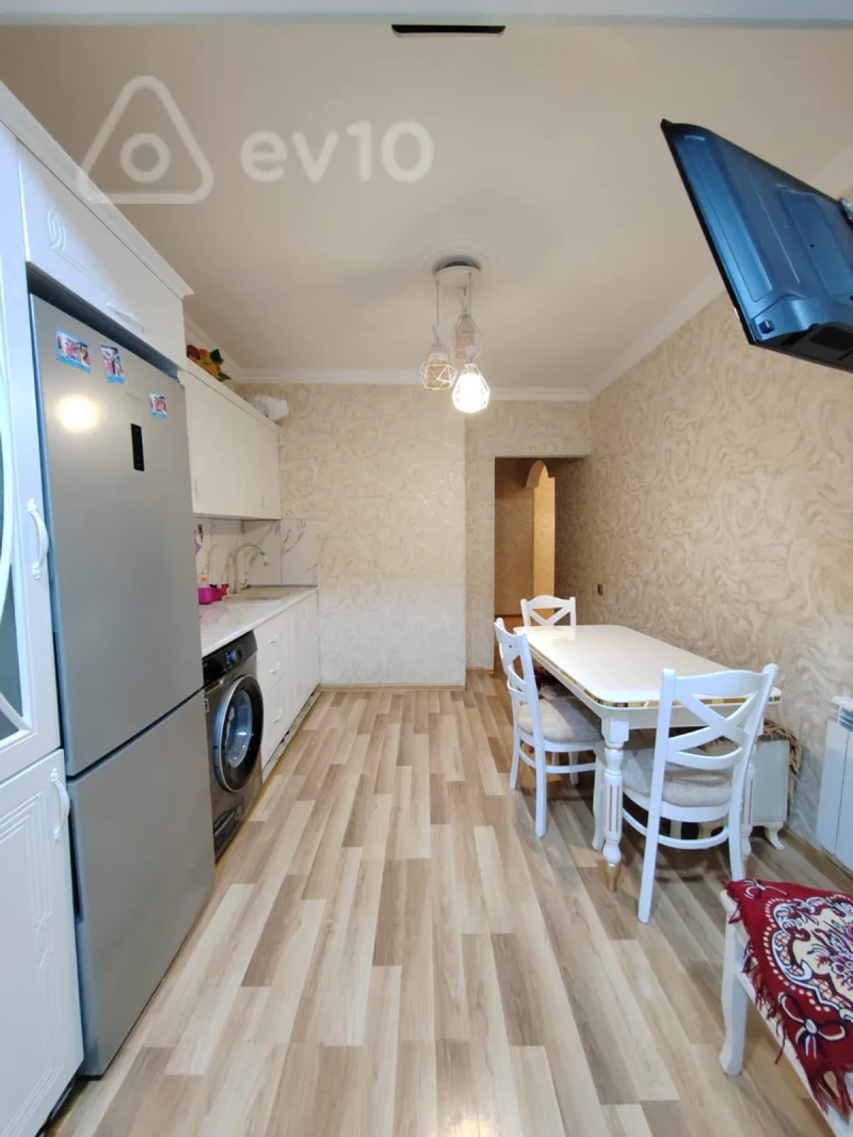 Satılır 3 otaqlı köhnə tikili 80 m²
