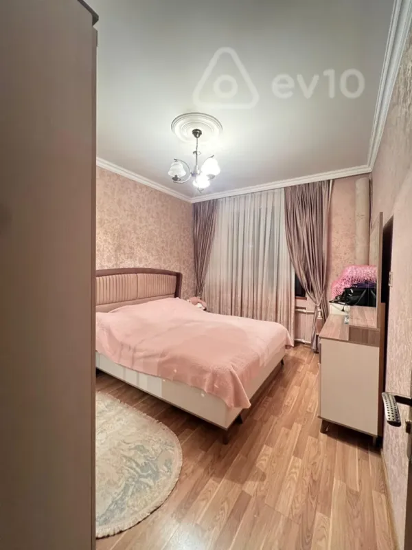 Satılır 3 otaqlı köhnə tikili 80 m²