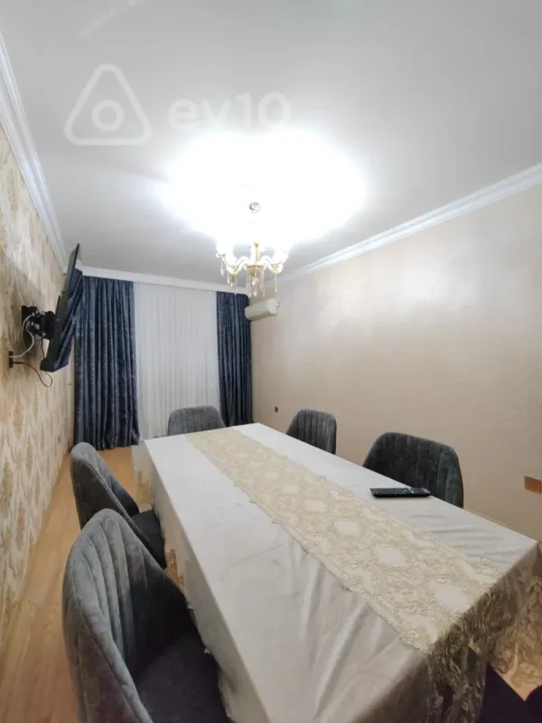 Satılır 3 otaqlı köhnə tikili 80 m²