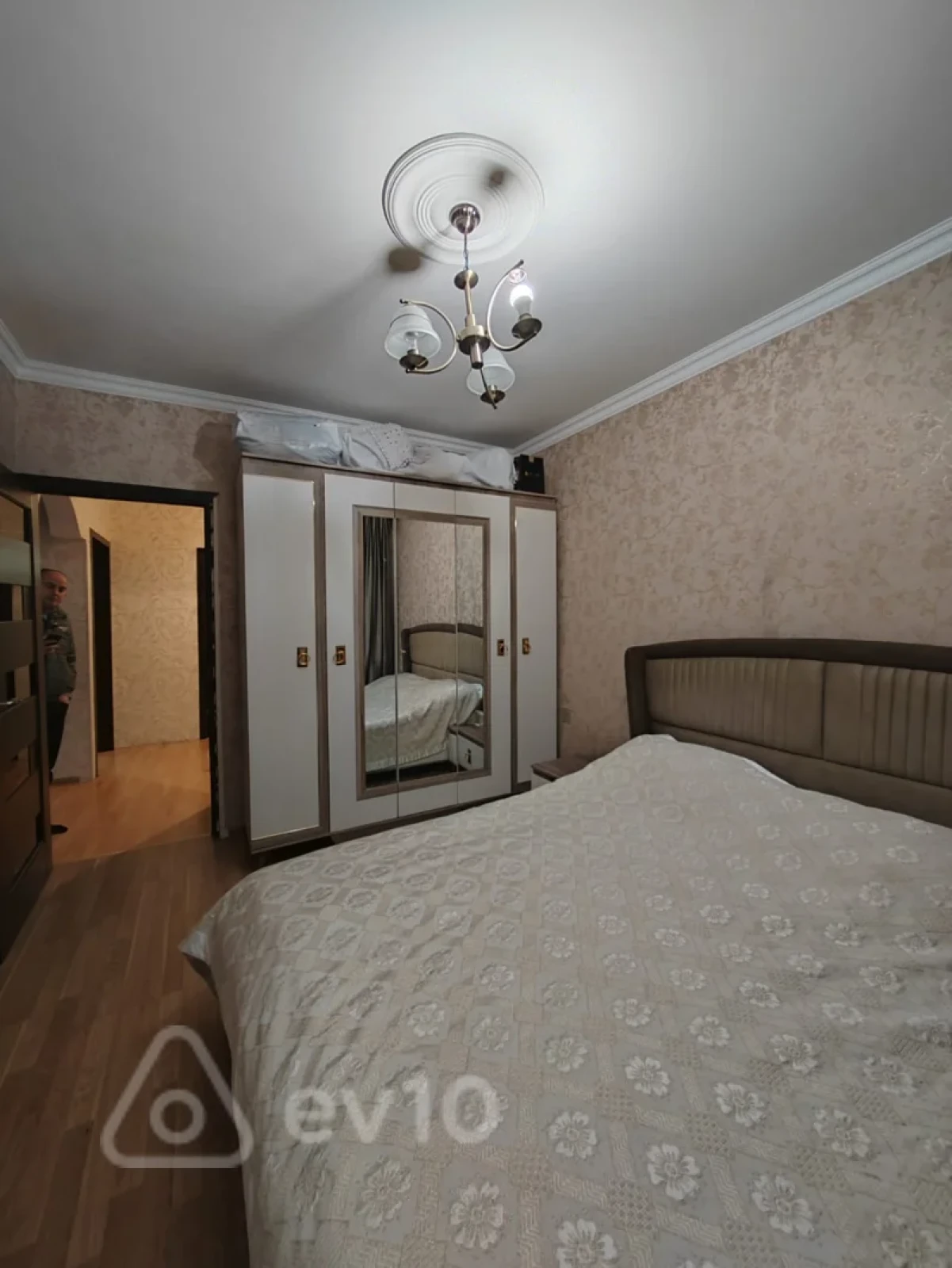 Satılır 3 otaqlı köhnə tikili 80 m²
