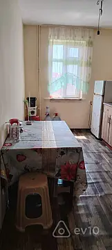 Kirayə verilir 2 otaqlı köhnə tikili 50 m²