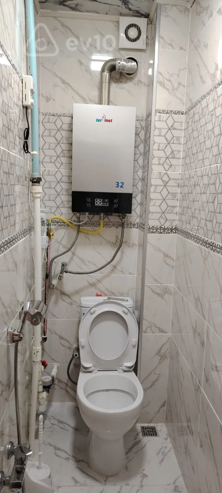 Kirayə verilir 2 otaqlı köhnə tikili 50 m²