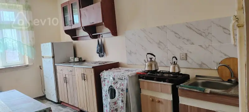 Kirayə verilir 2 otaqlı köhnə tikili 50 m²