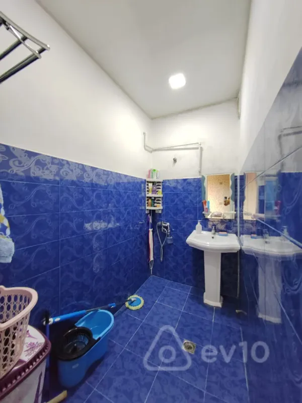 Satılır 3 otaqlı köhnə tikili 80 m²