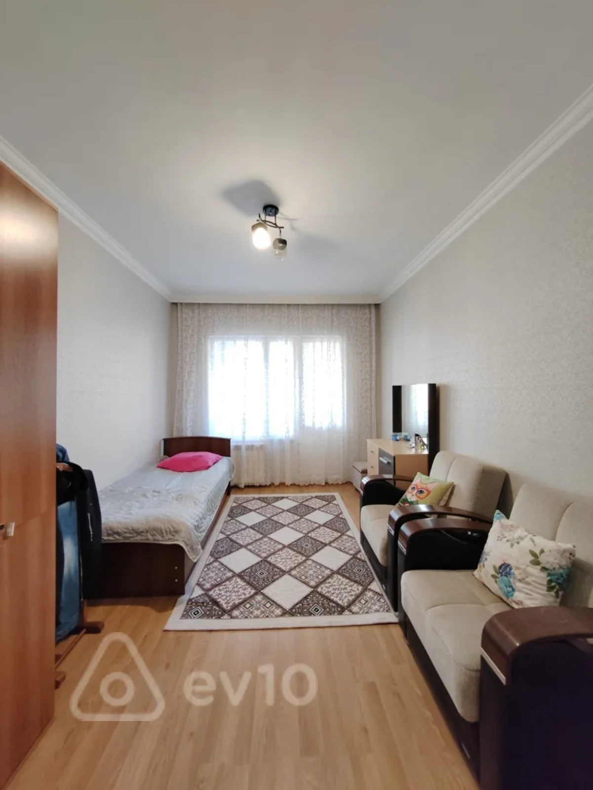 Satılır 3 otaqlı köhnə tikili 80 m²