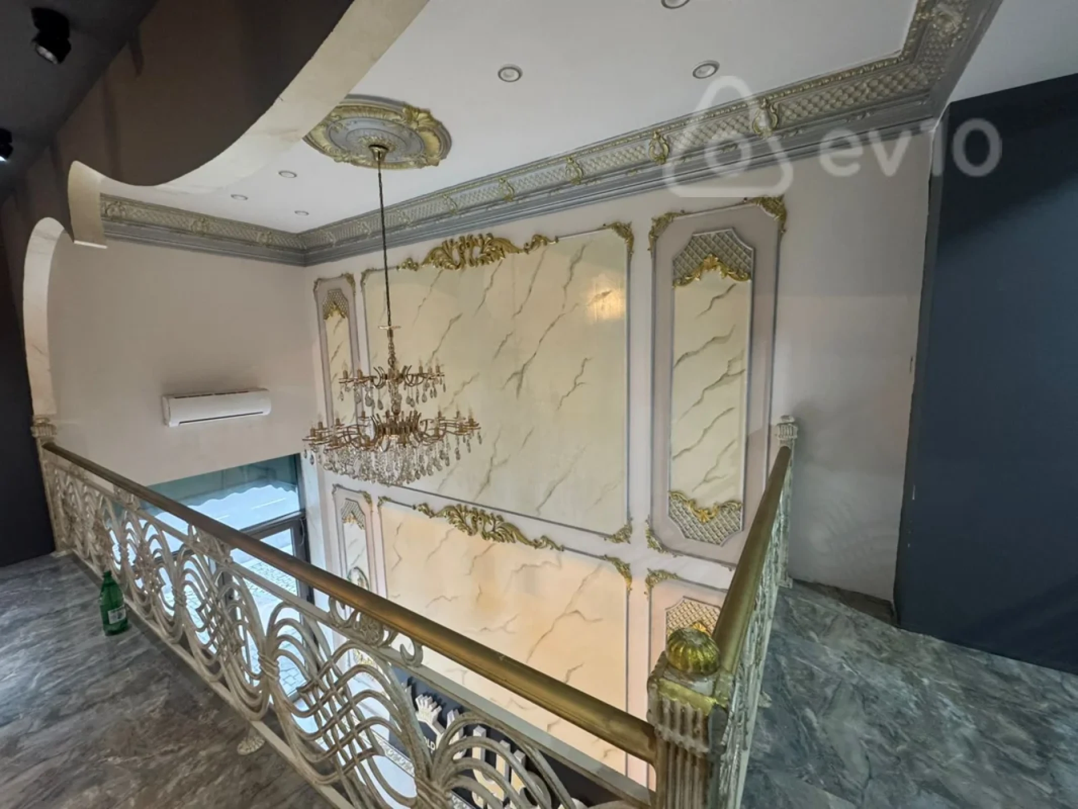 Kirayə verilir mənzil 240 m²