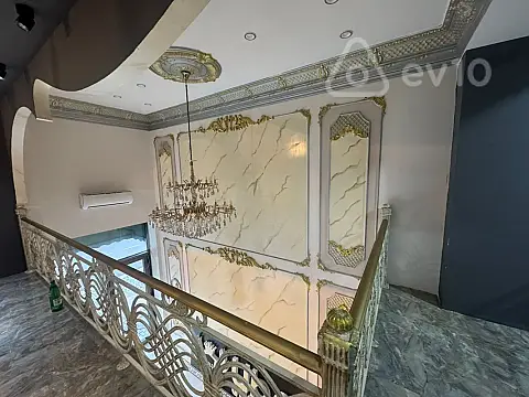 Kirayə verilir mənzil 240 m²