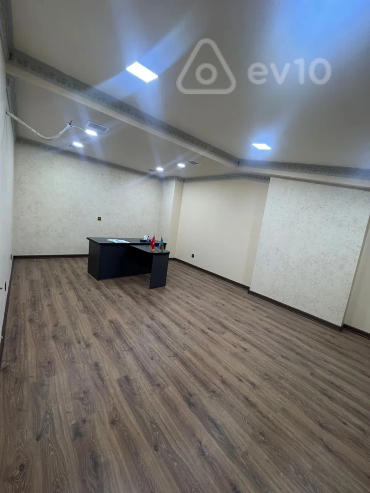 Kirayə verilir mənzil 240 m²