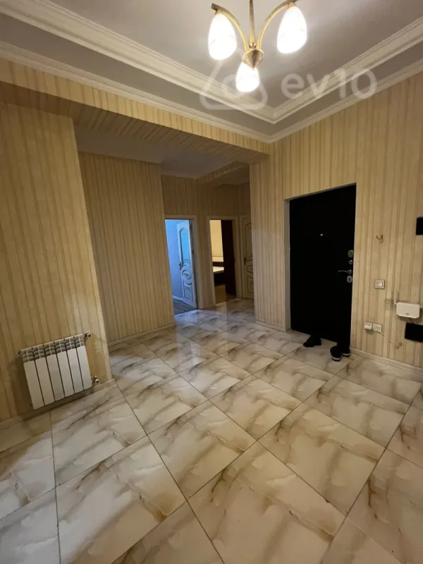 Kirayə verilir 2 otaqlı yeni tikili 100 m²