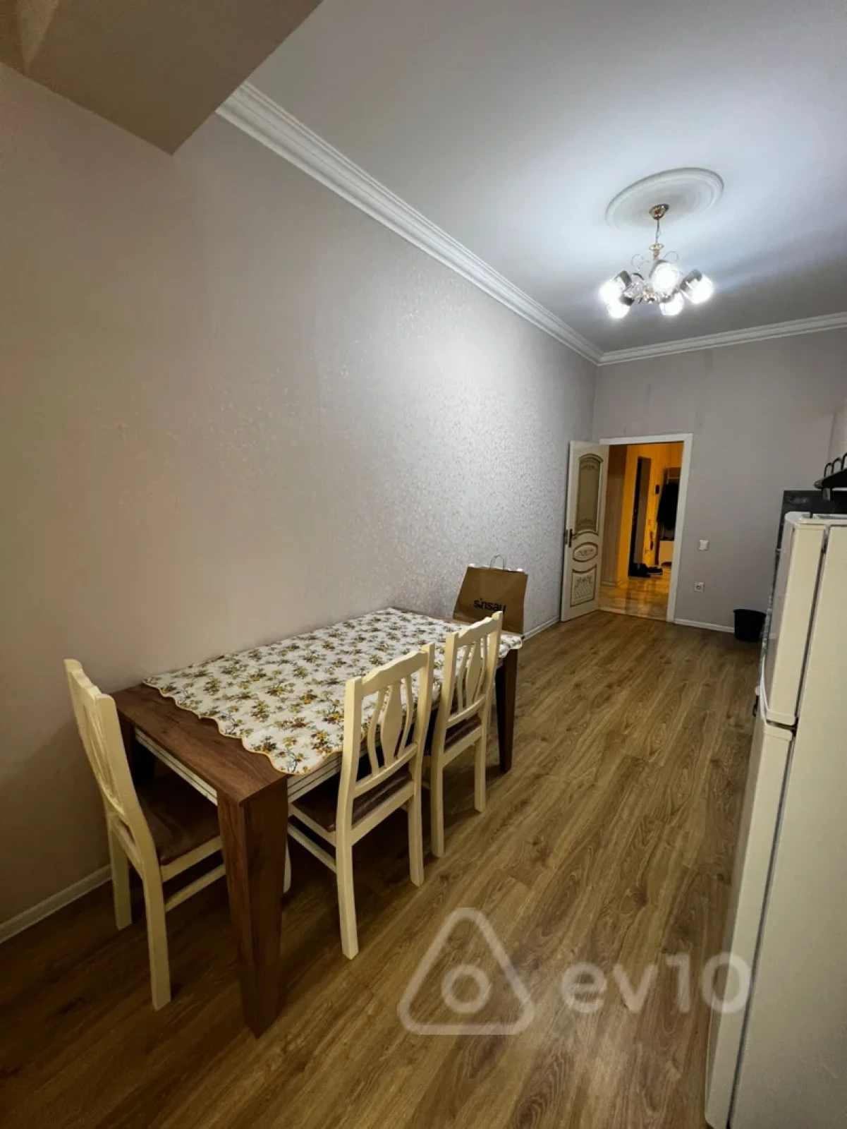 Kirayə verilir 2 otaqlı yeni tikili 100 m²