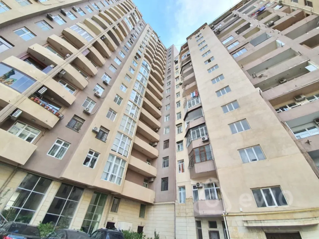 Satılır 3 otaqlı yeni tikili 150 m²