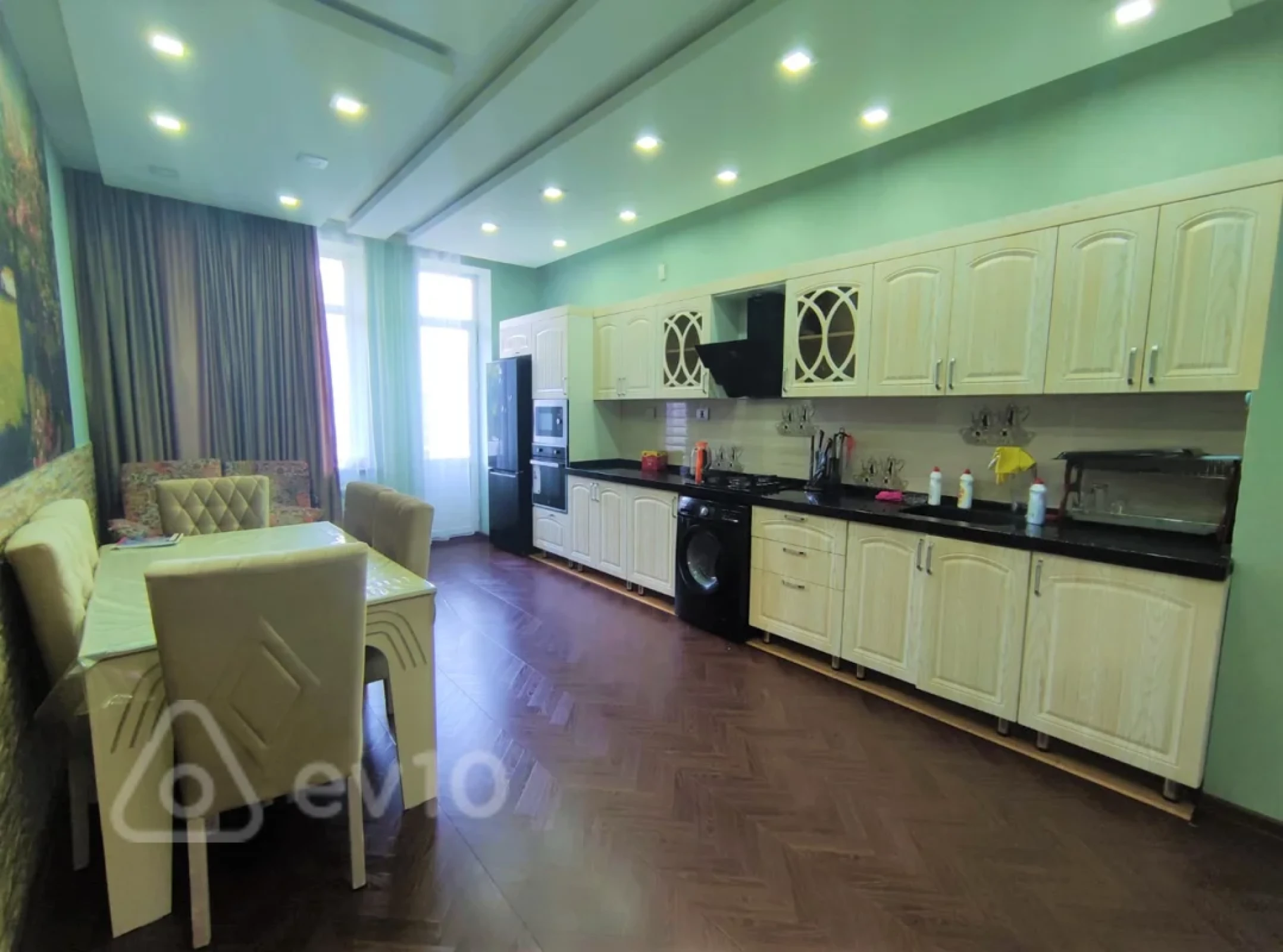 Satılır 3 otaqlı yeni tikili 150 m²