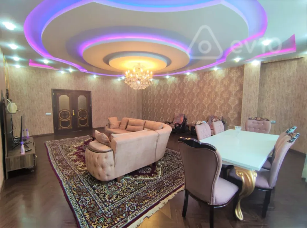 Satılır 3 otaqlı yeni tikili 150 m²