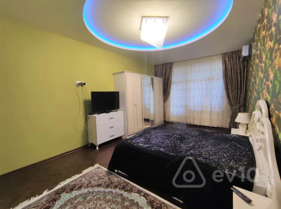 Satılır 3 otaqlı yeni tikili 150 m²