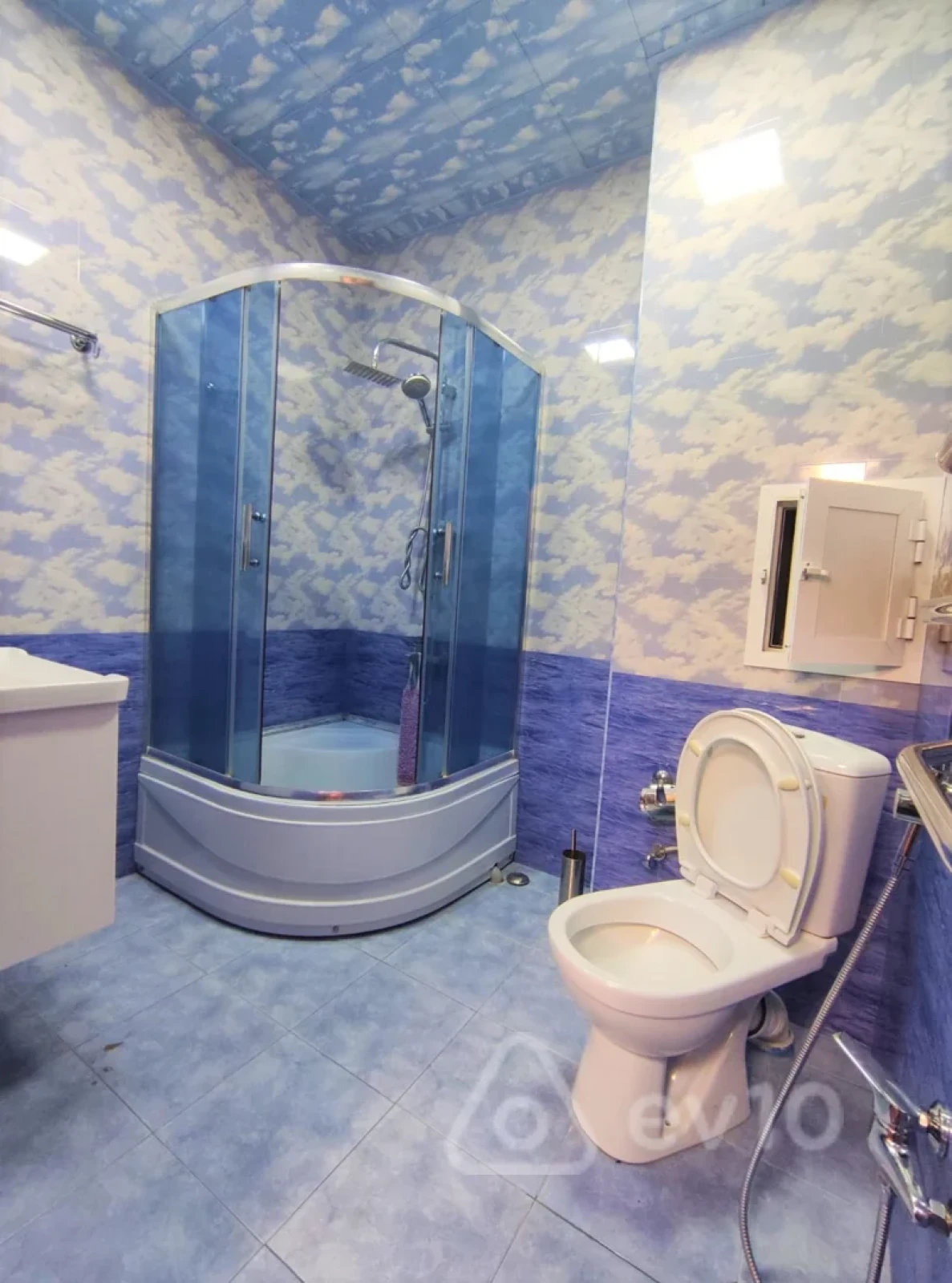 Satılır 3 otaqlı yeni tikili 150 m²