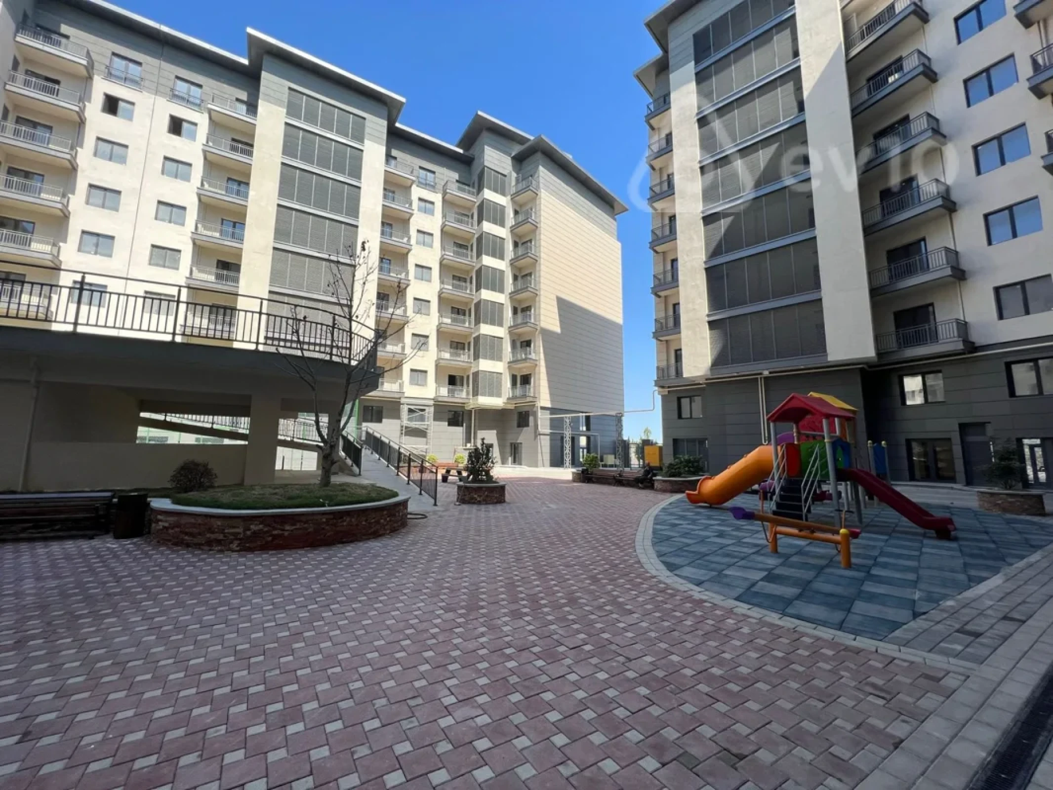 Kirayə verilir 3 otaqlı yeni tikili 106 m²